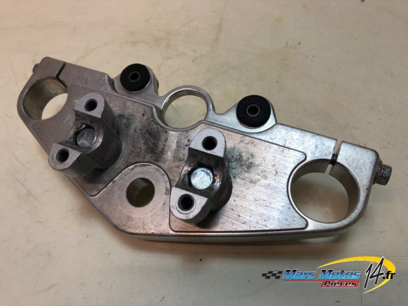 TE DE FOURCHE SUPERIEUR SUZUKI 125 MARAUDER 2001