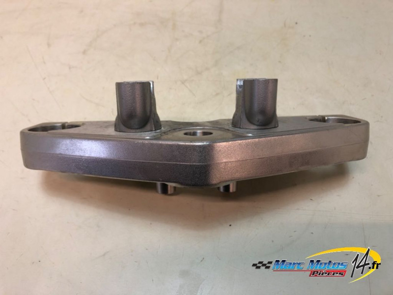 TE DE FOURCHE SUPERIEUR SUZUKI 125 MARAUDER 2001