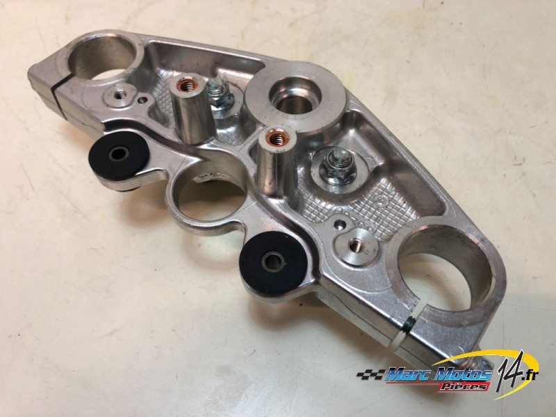 TE DE FOURCHE SUPERIEUR SUZUKI 125 MARAUDER 2001