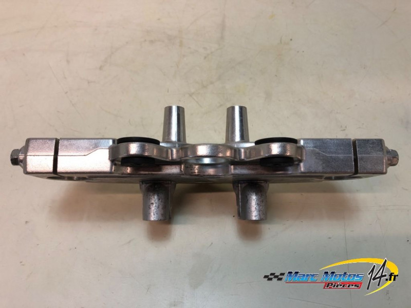 TE DE FOURCHE SUPERIEUR SUZUKI 125 MARAUDER 2001
