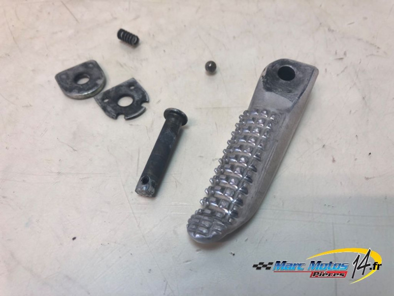 REPOSE-PIED ARRIERE DROIT YAMAHA MT07 A2 2021