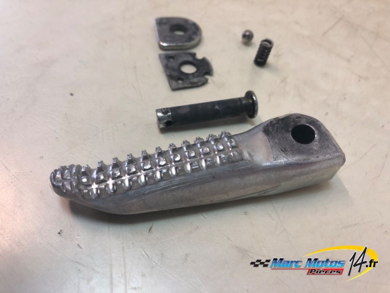 REPOSE-PIED ARRIERE DROIT YAMAHA MT07 A2 2021
