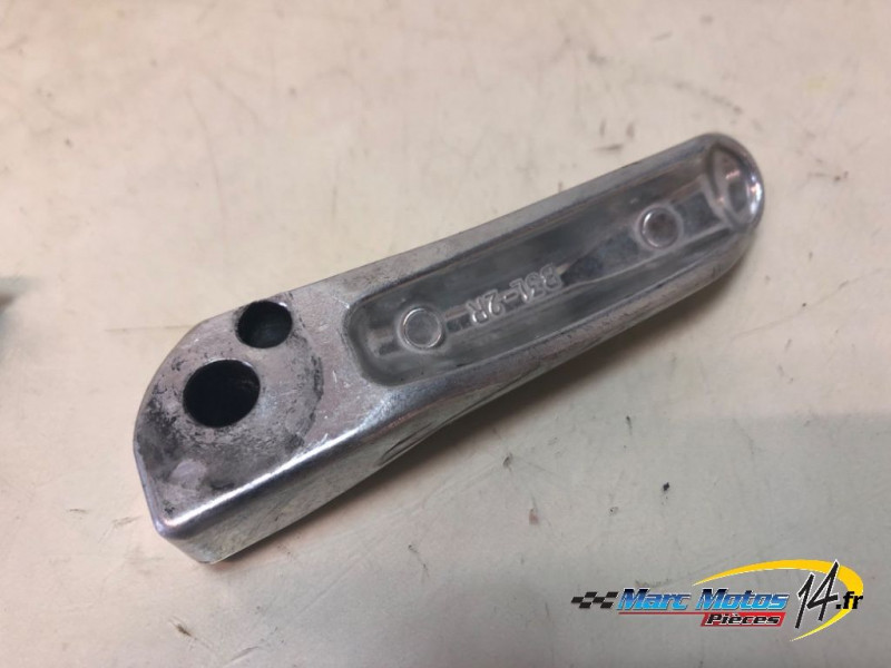REPOSE-PIED ARRIERE DROIT YAMAHA MT07 A2 2021