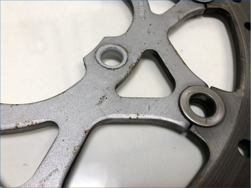 DISQUE AVANT GAUCHE SUZUKI 1800 VZR INTRUDER 2006
