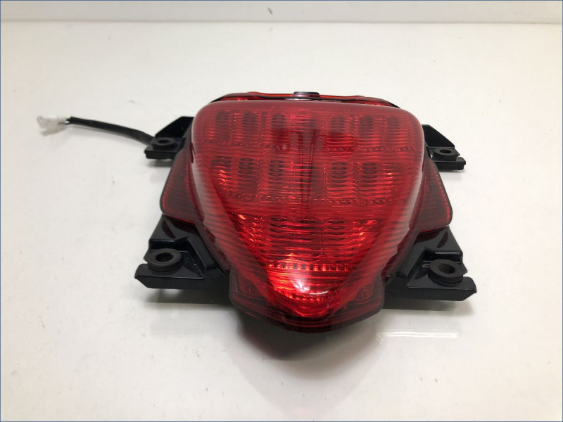 FEU ARRIERE SUZUKI 1800 VZR INTRUDER 2006