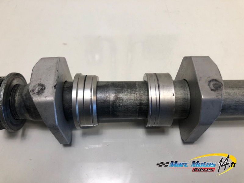 AXE DE ROUE ARRIERE SUZUKI 750 GSXR 2004