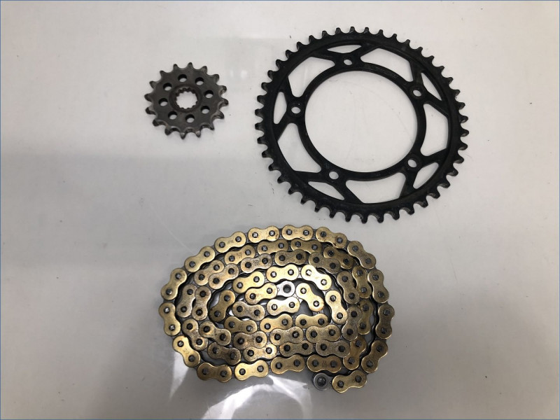 KIT CHAINE SUZUKI 750 GSXR 2004