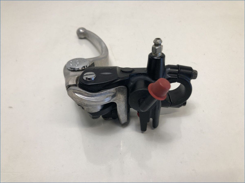 MAITRE CYLINDRE DE FREIN AVANT SUZUKI 750 GSXR 2004