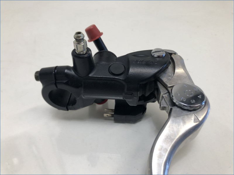 MAITRE CYLINDRE DE FREIN AVANT SUZUKI 750 GSXR 2004