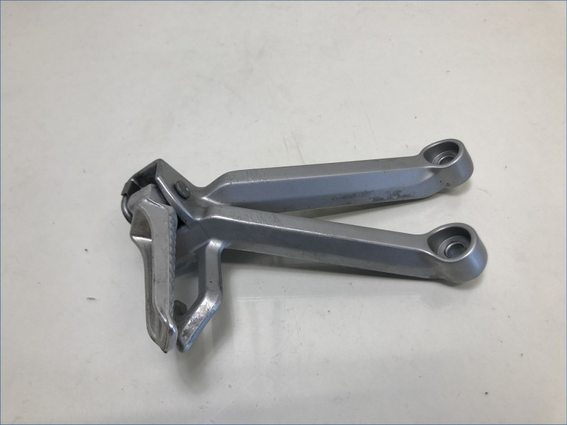 PLATINE ARRIERE GAUCHE SUZUKI 750 GSXR 2004