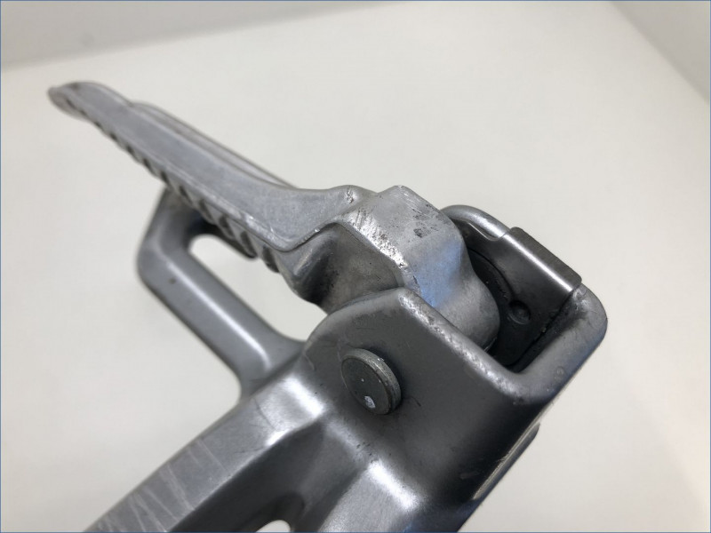 PLATINE ARRIERE GAUCHE SUZUKI 750 GSXR 2004