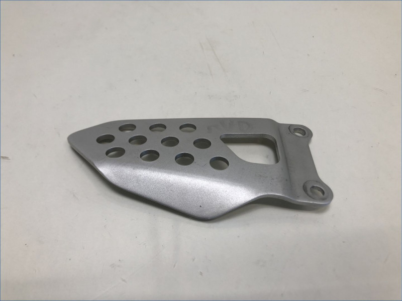 PLATINE AVANT DROITE SUZUKI 750 GSXR 2004