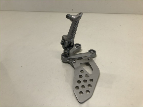 PLATINE AVANT GAUCHE SUZUKI 750 GSXR 2004