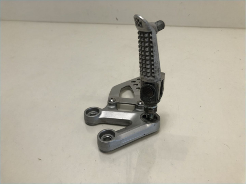 PLATINE AVANT GAUCHE SUZUKI 750 GSXR 2004