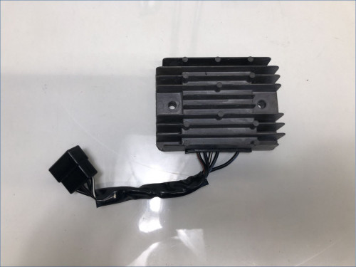 REGULATEUR SUZUKI 750 GSXR 2004