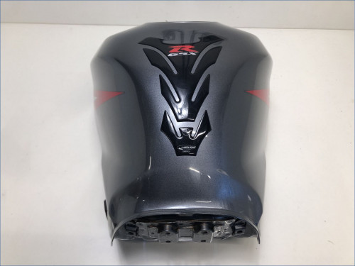 RESERVOIR D&#039;ESSENCE SUZUKI 750 GSXR 2004