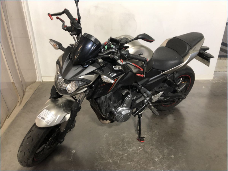 KAWASAKI Z650 