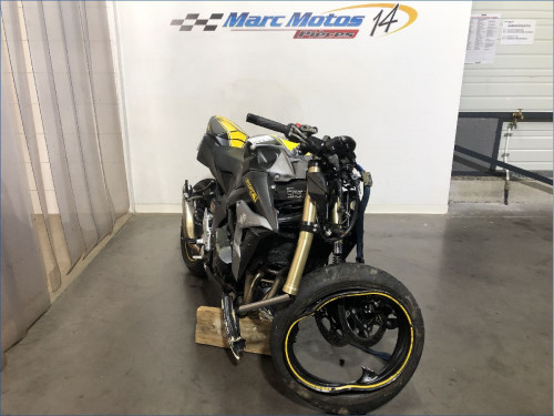 SUZUKI 750 GSR 