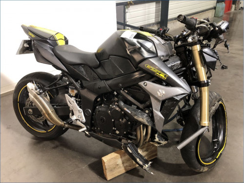 SUZUKI 750 GSR 