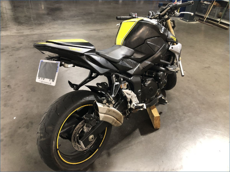 SUZUKI 750 GSR 