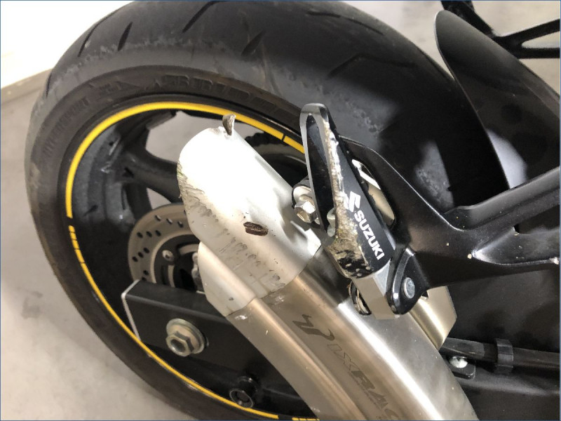 SUZUKI 750 GSR 