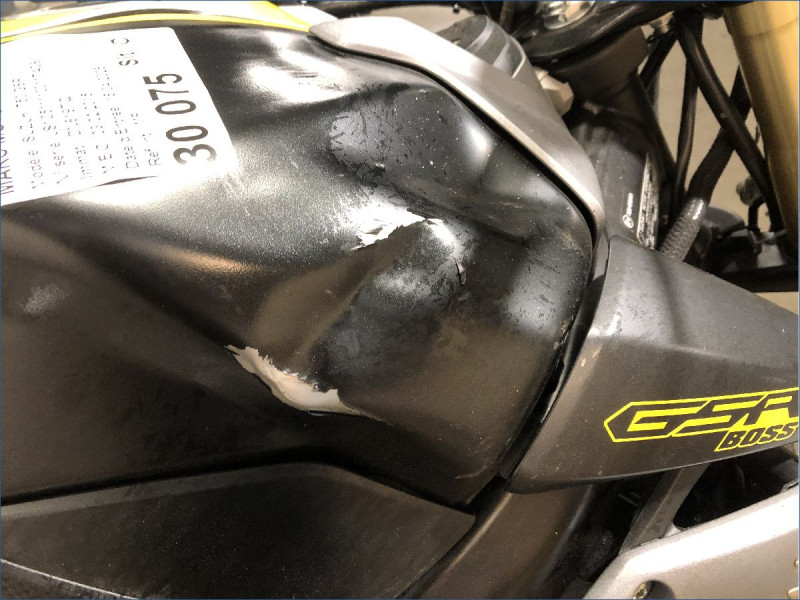 SUZUKI 750 GSR 