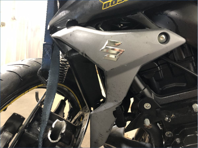 SUZUKI 750 GSR 