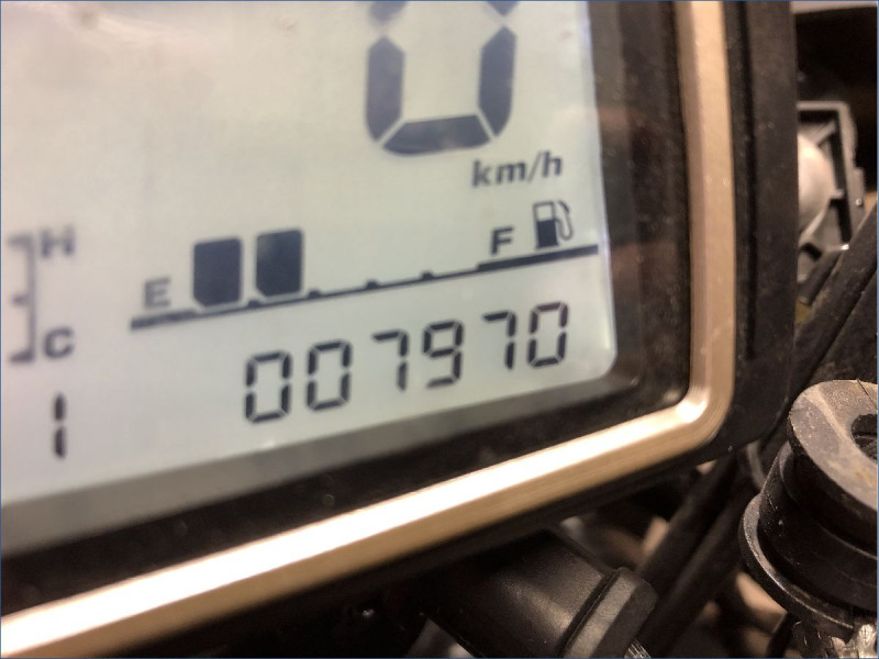 SUZUKI 750 GSR 
