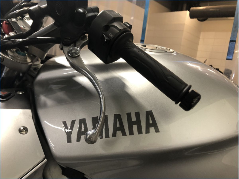 YAMAHA 1300 FJR 