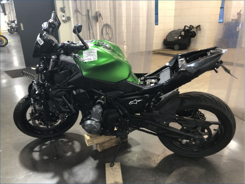 KAWASAKI Z650 