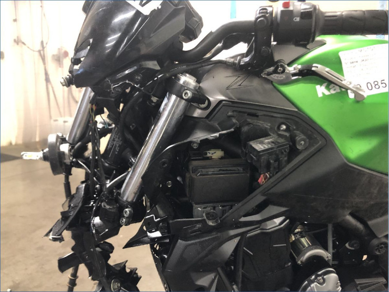 KAWASAKI Z650 