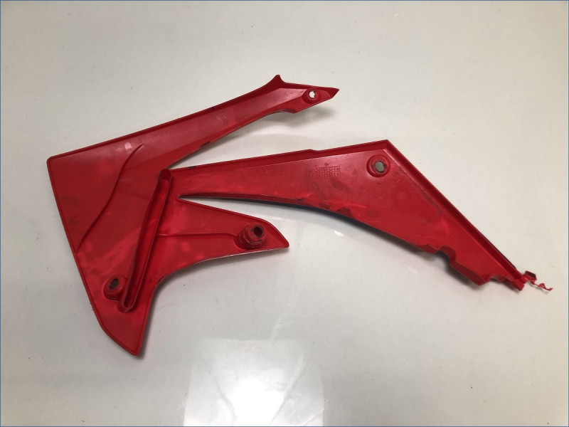 ECOPE DE RADIATEUR DROITE HONDA 450 CRF R 2009