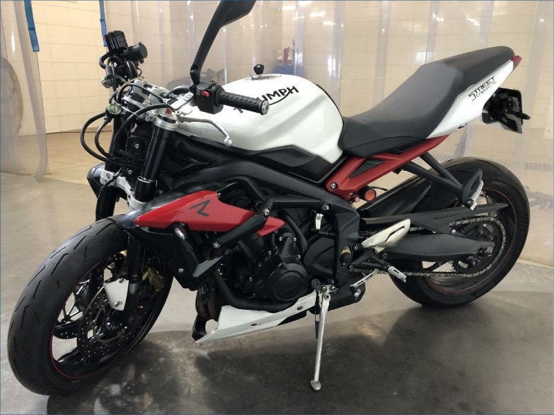 TRIUMPH 675 STREET TRIPLE R