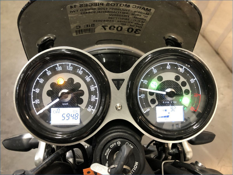 TRIUMPH 1200 SPEED TWIN 