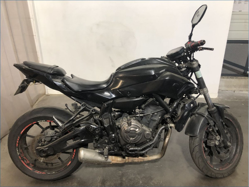 YAMAHA MT07 