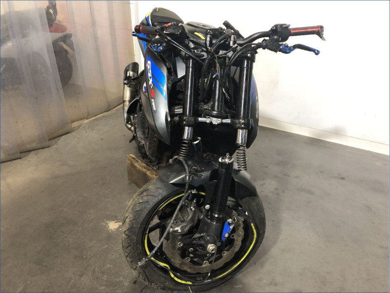 SUZUKI 750 GSX-S 