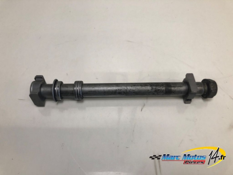 AXE DE ROUE ARRIERE HONDA 954 CBR R 2002