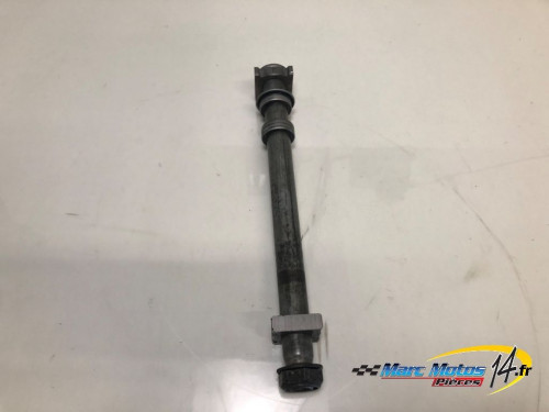AXE DE ROUE ARRIERE HONDA 954 CBR R 2002