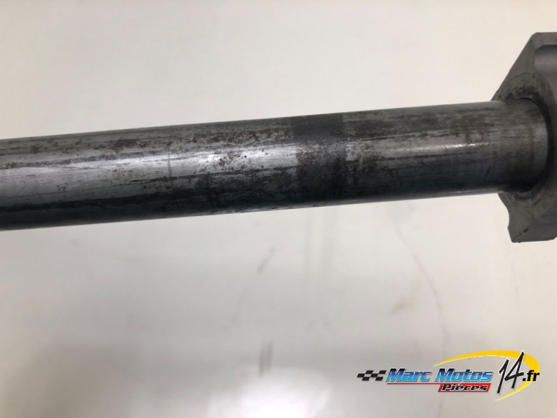 AXE DE ROUE ARRIERE HONDA 954 CBR R 2002