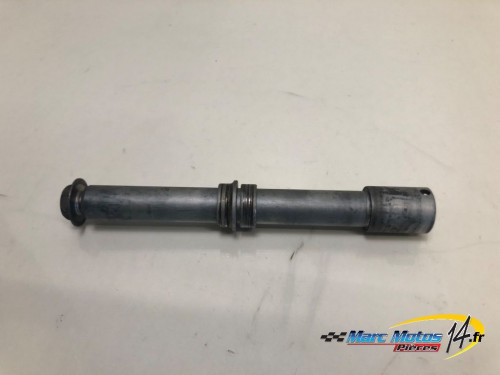 AXE DE ROUE AVANT HONDA 954 CBR R 2002