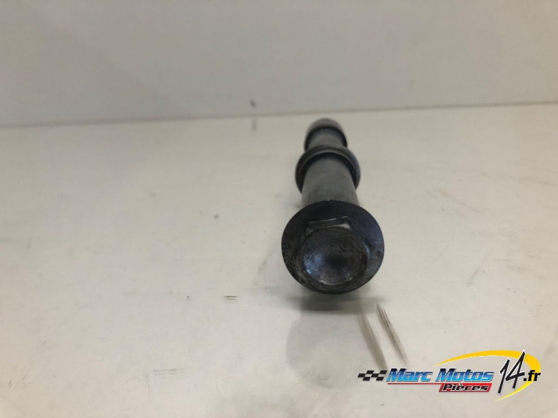 AXE DE ROUE AVANT HONDA 954 CBR R 2002