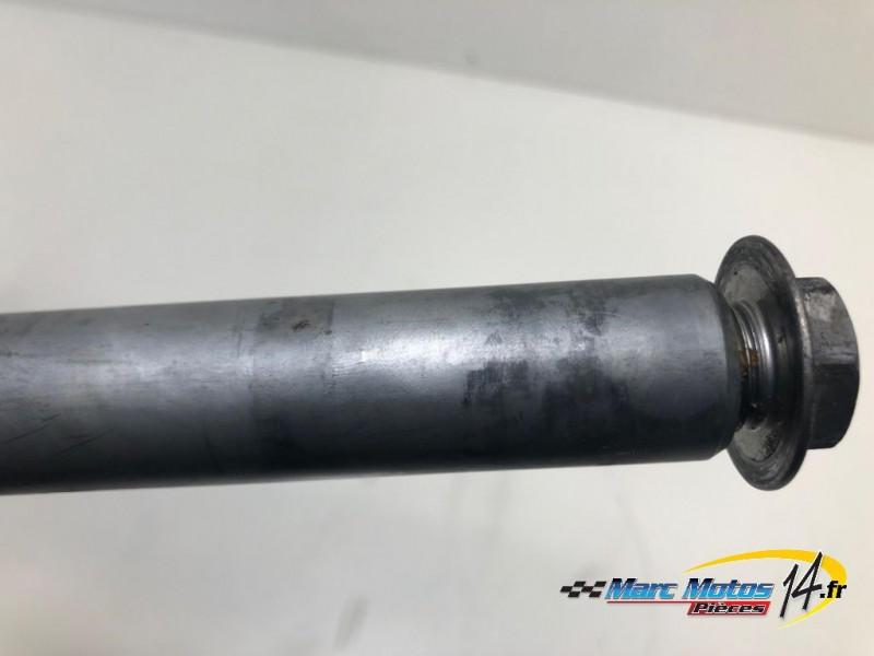 AXE DE ROUE AVANT HONDA 954 CBR R 2002