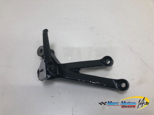 PLATINE ARRIERE DROITE HONDA 954 CBR R 2002