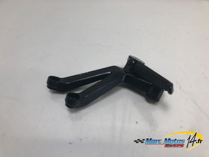 PLATINE ARRIERE DROITE HONDA 954 CBR R 2002