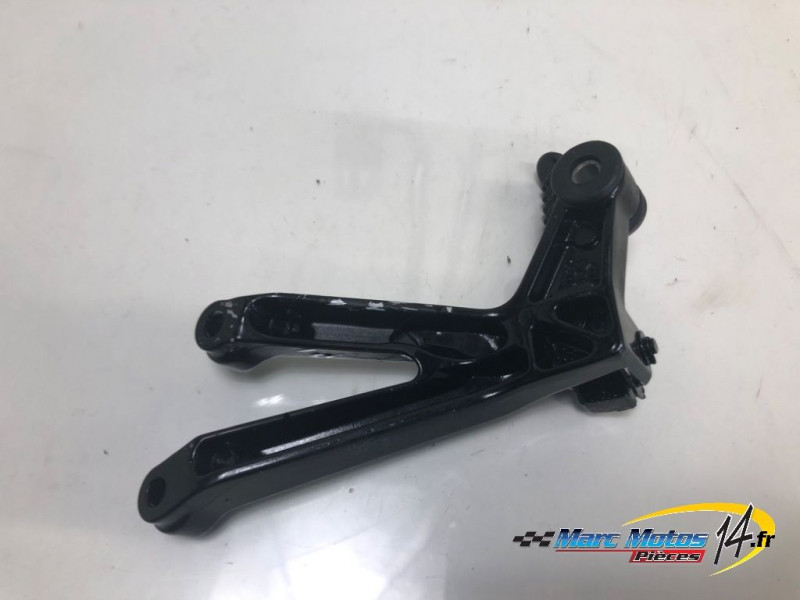PLATINE ARRIERE DROITE HONDA 954 CBR R 2002