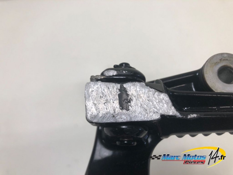 PLATINE ARRIERE DROITE HONDA 954 CBR R 2002