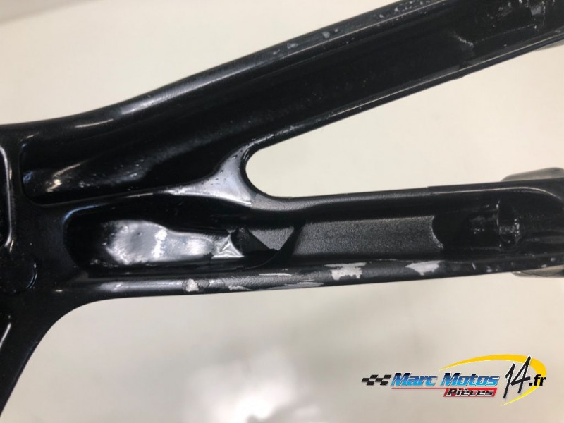 PLATINE ARRIERE DROITE HONDA 954 CBR R 2002