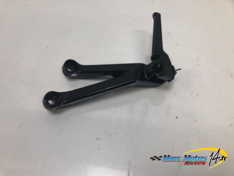 PLATINE ARRIERE GAUCHE HONDA 954 CBR R 2002