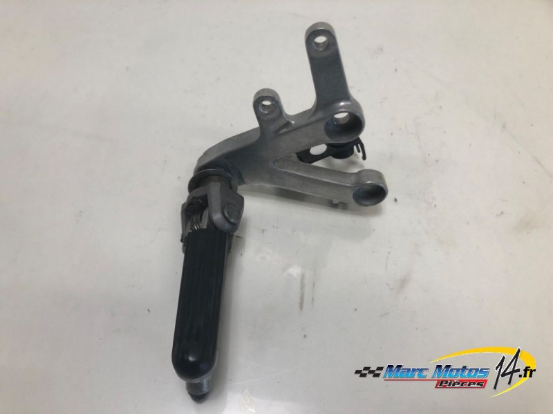PLATINE AVANT DROITE HONDA 954 CBR R 2002