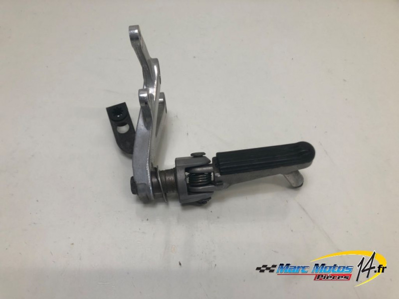 PLATINE AVANT DROITE HONDA 954 CBR R 2002